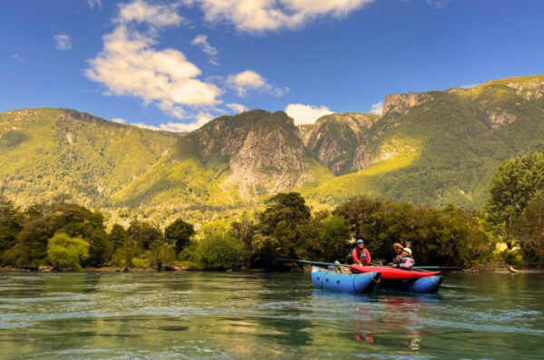 FLOTADA RÍO FUTALEUFÚ